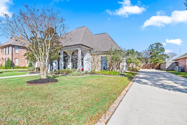 $589,000 | 302 Farmington Drive, Lafayette, LA 70503