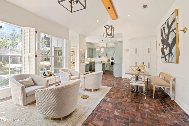 $589,000 | 302 Farmington Drive, Lafayette, LA 70503