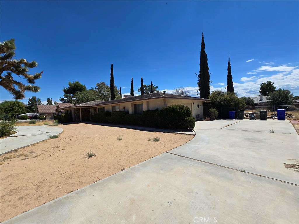 20239 Osseo Road Apple Valley, CA 92308 - Photo 2 of 12 Front Right