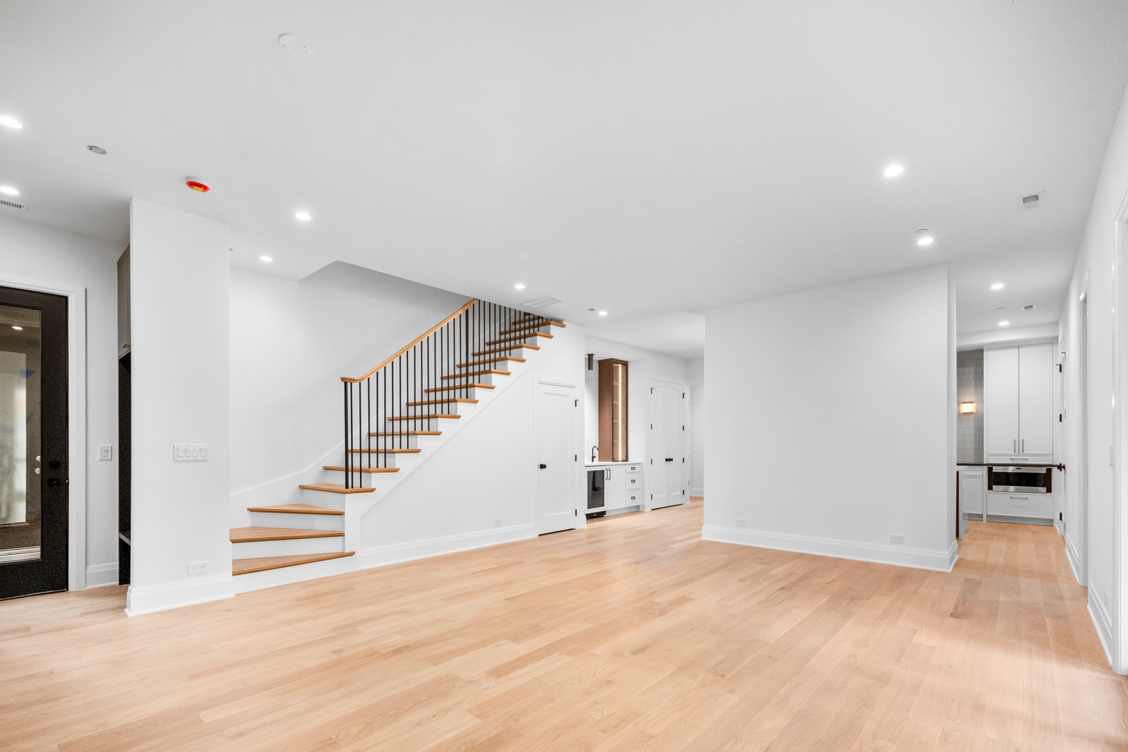 2832 North Racine Avenue, Unit 2W Chicago, IL 60657 - Photo 6 of 31 a view of entryway and hall with wooden floor