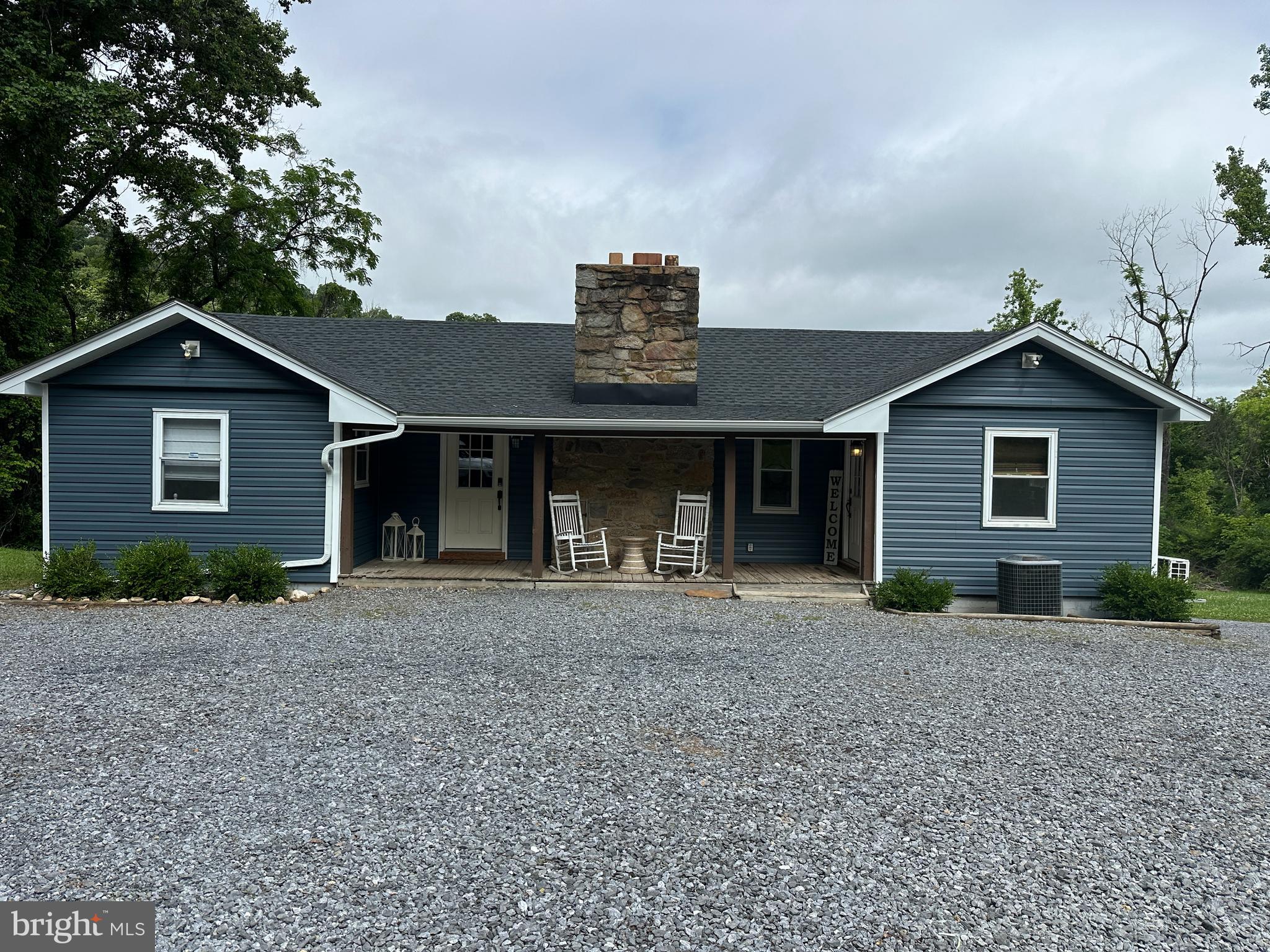 194 Venus Branch Road Front Royal, VA 22630 - Photo 2 of 23 Front Porch