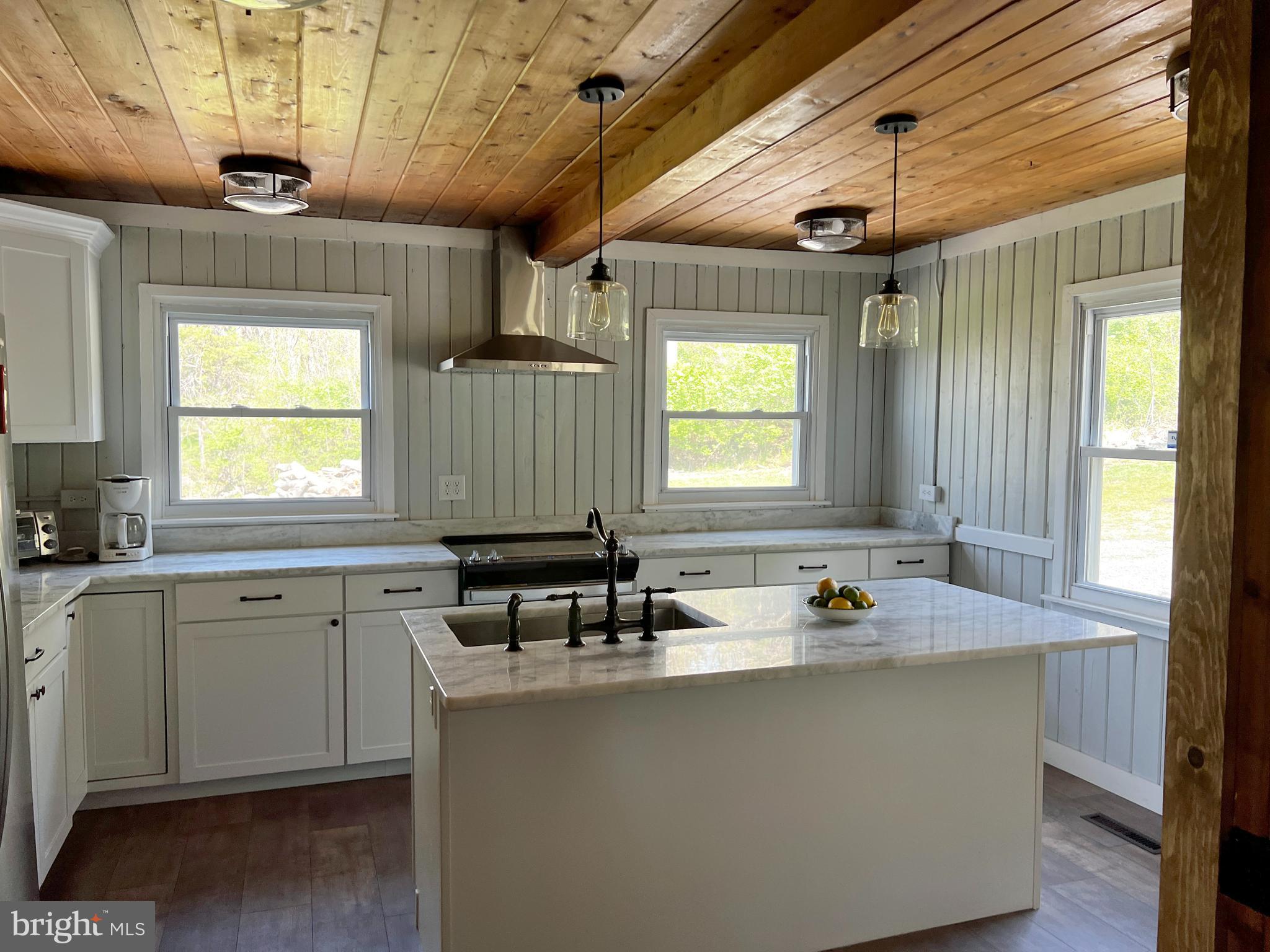 194 Venus Branch Road Front Royal, VA 22630 - Photo 4 of 23 Kitchen