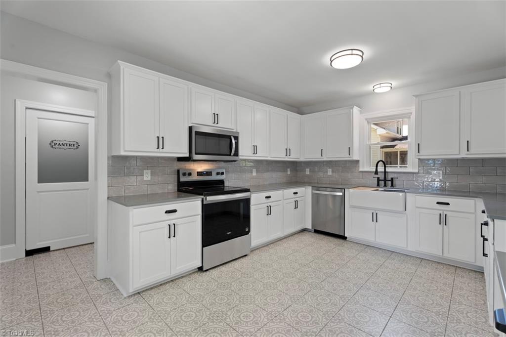 632 Stokesburg Road Walnut Cove, NC 27052 - Photo 1 of 40 Kitchen