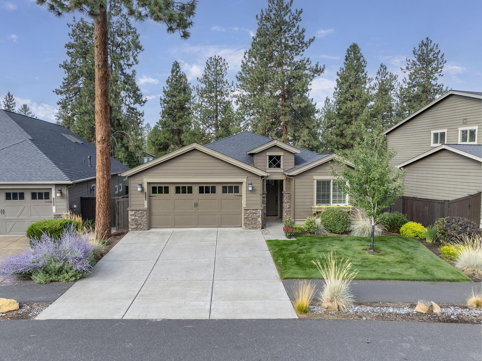 60220 Rolled Rock Way Bend, OR 97702 - Photo 34 of 42 36-web-or-mls-DJI_20250910100807_0659_D