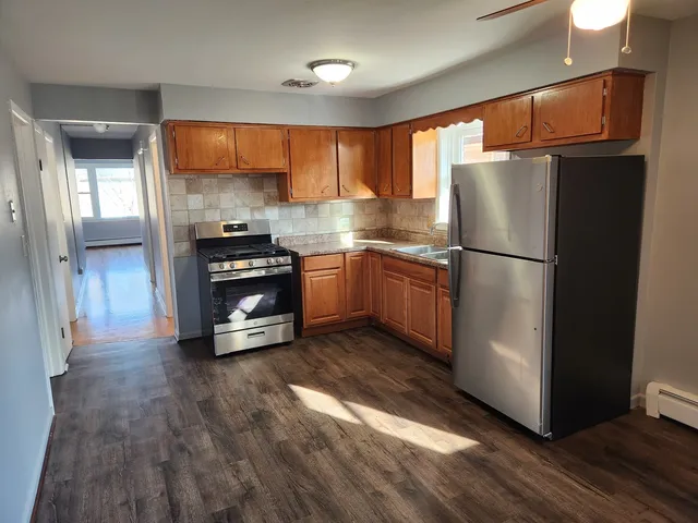 $1,750 | 1018 South 11th Avenue, Unit 2, Maywood, IL 60153