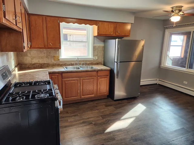 $1,750 | 1018 South 11th Avenue, Unit 2, Maywood, IL 60153