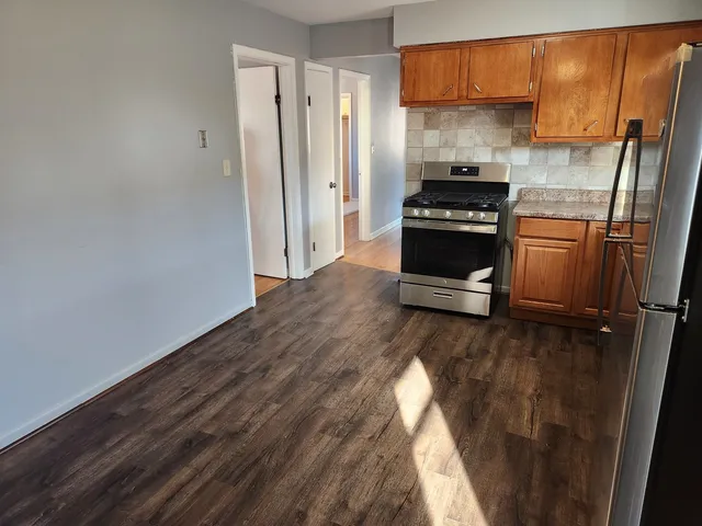 $1,750 | 1018 South 11th Avenue, Unit 2, Maywood, IL 60153