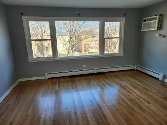 $1,750 | 1018 South 11th Avenue, Unit 2, Maywood, IL 60153