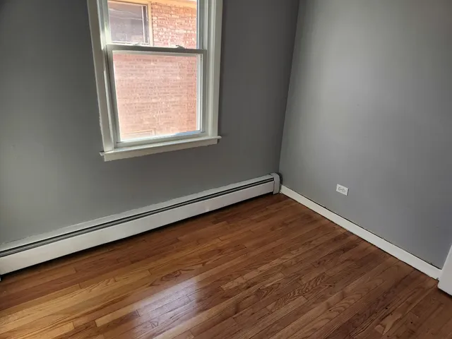 $1,750 | 1018 South 11th Avenue, Unit 2, Maywood, IL 60153