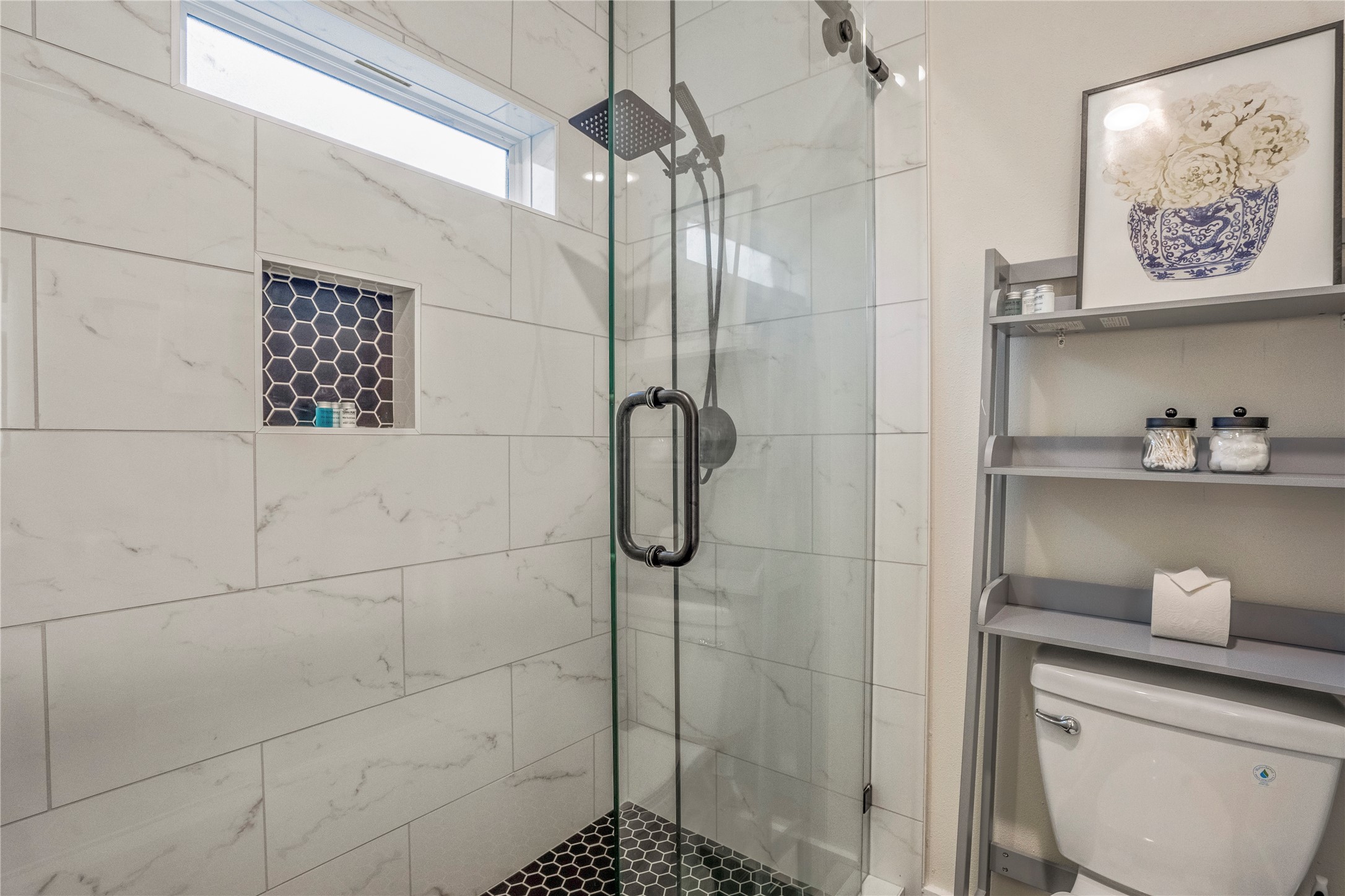 5 Estelle Street, Unit 1 Houston, TX 77003 - Photo 17 of 33 a bathroom with a shower