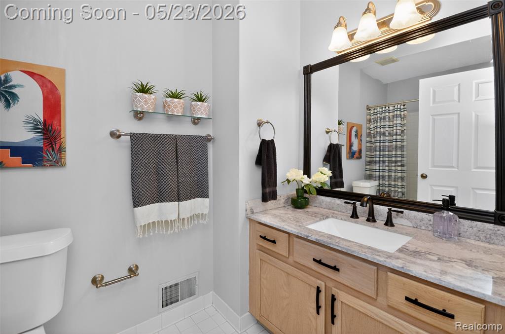70 Pine Tree Ridge, Unit 2 Waterford, MI 48327 - Photo 19 of 36