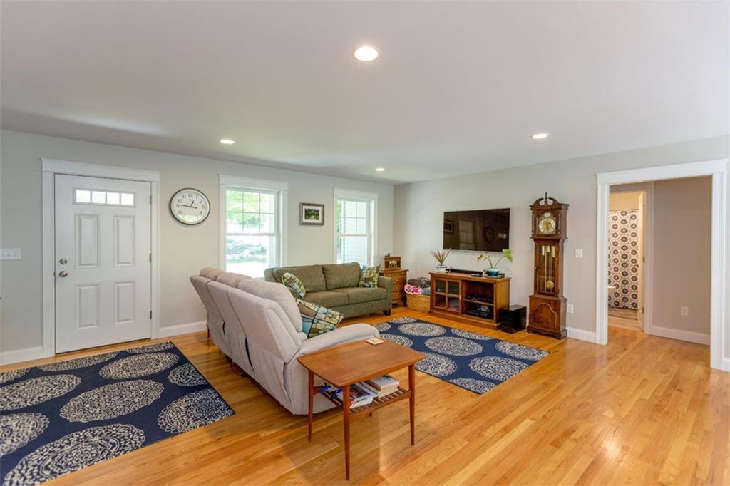 33 Chestnut Heights Road Gray, ME 04039 - Photo 2 of 32 Photo