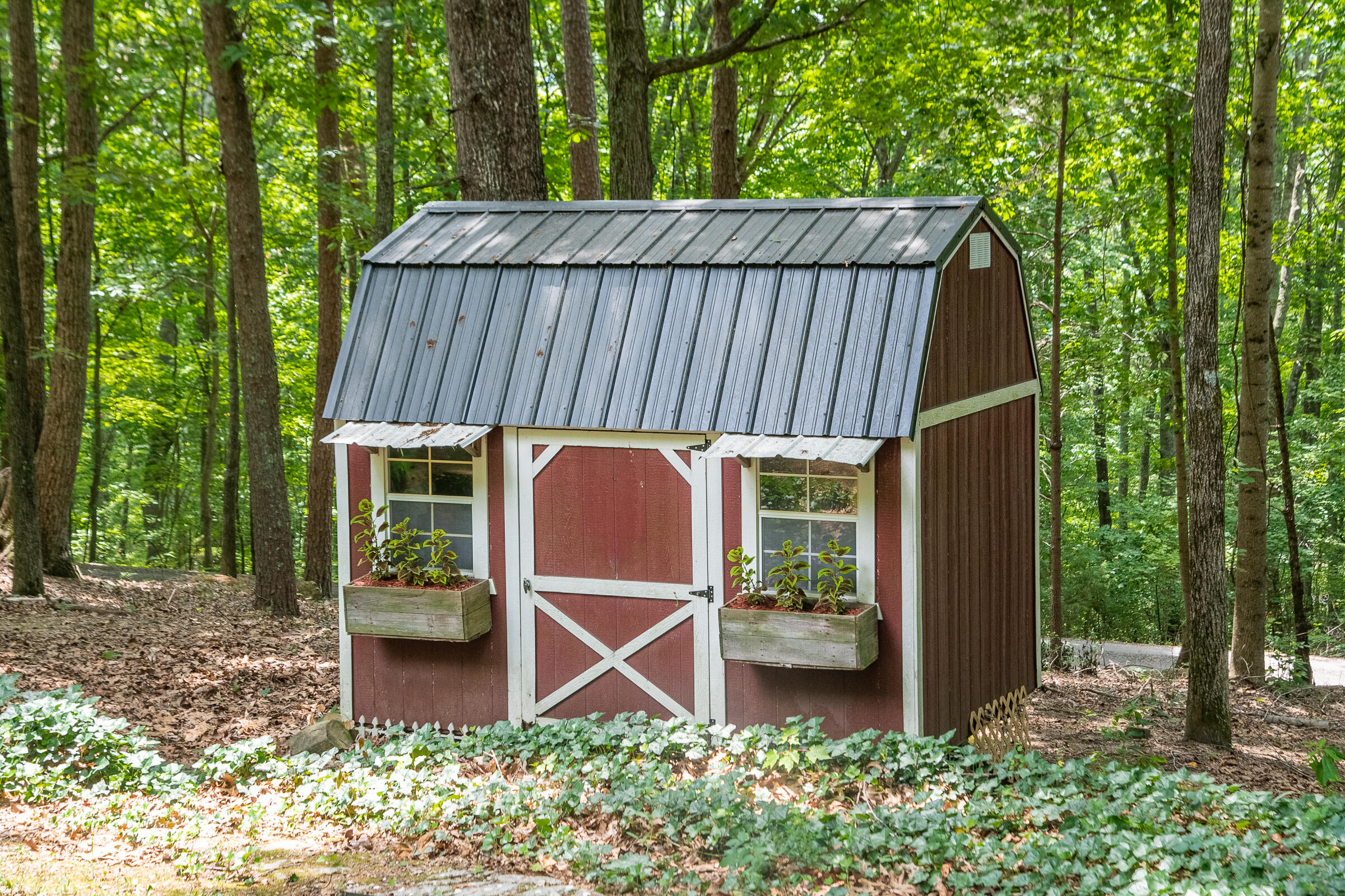 421 Woodcock Road Dunlap, TN 37327 - Photo 34 of 63 OUTBUILDING