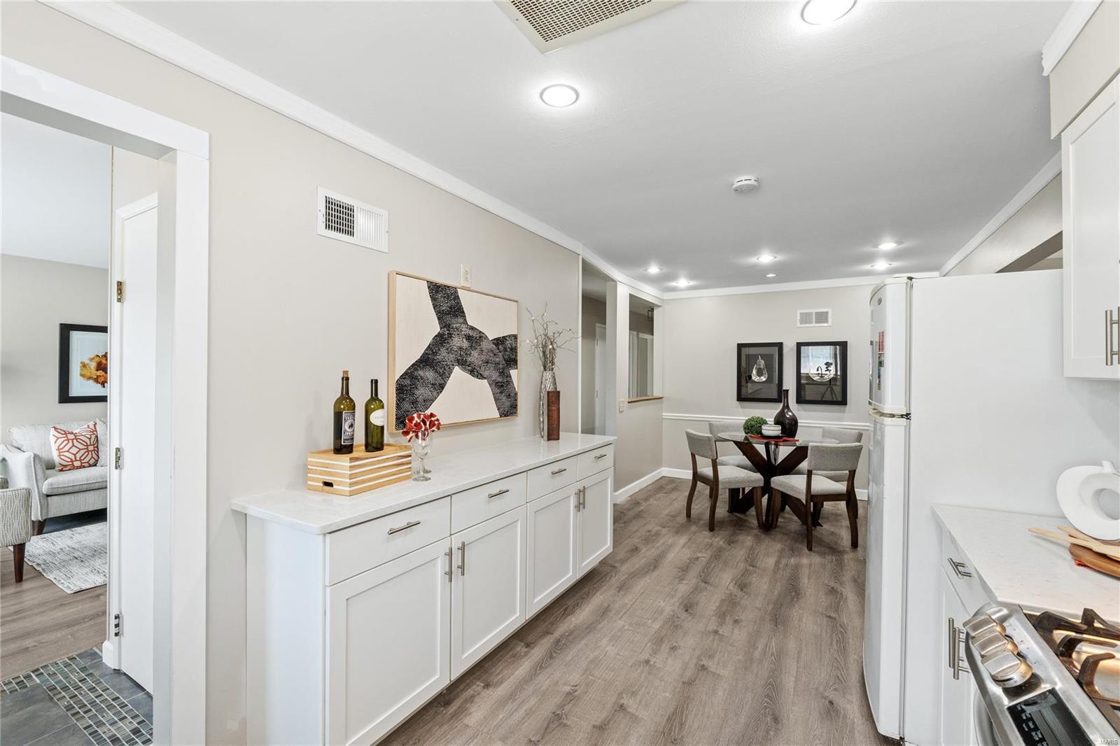 912 Buckley Road St. Louis, MO 63125 - Photo 11 of 42 Gallery Image 11