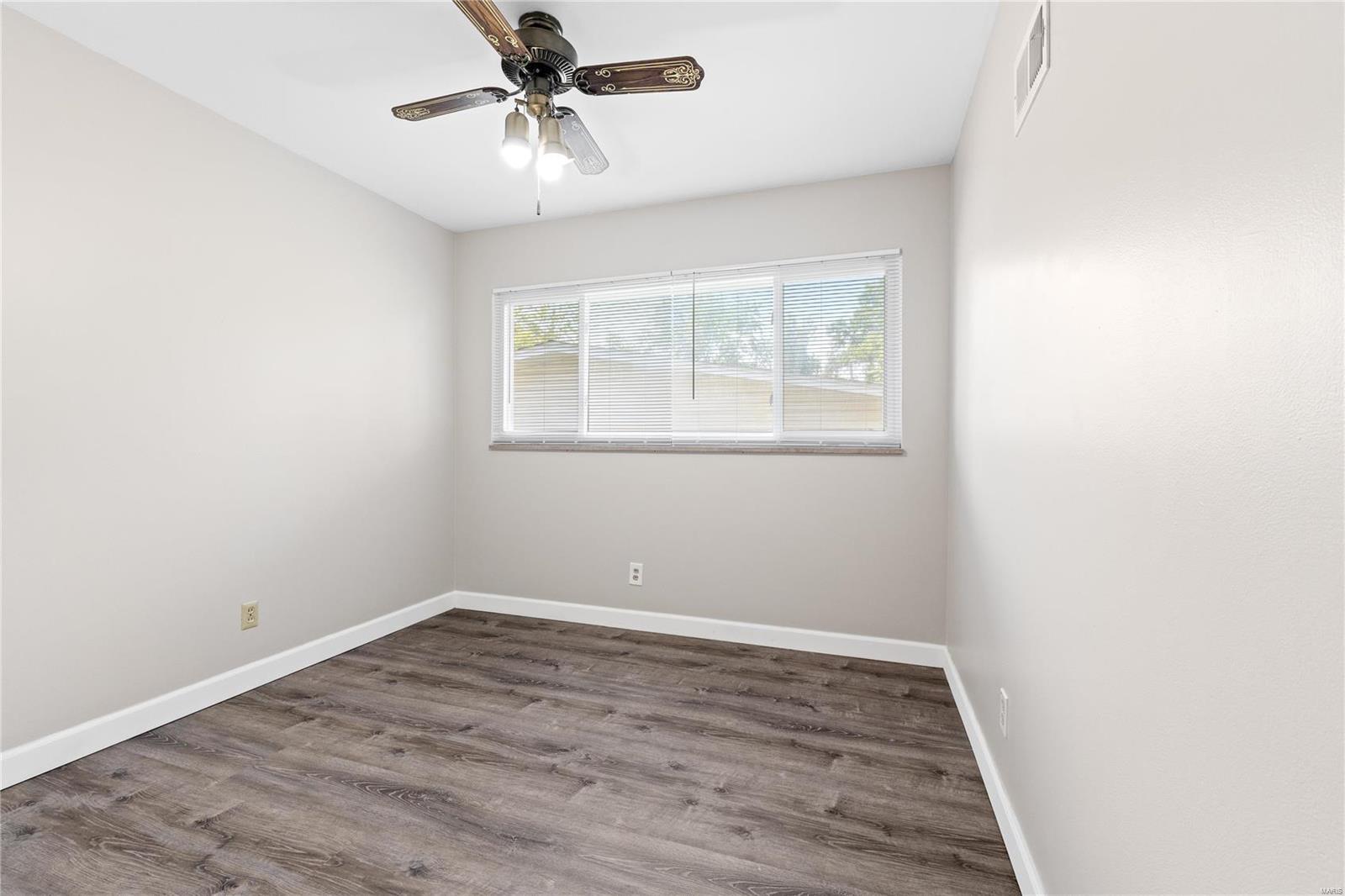 912 Buckley Road St. Louis, MO 63125 - Photo 20 of 42 Gallery Image 20