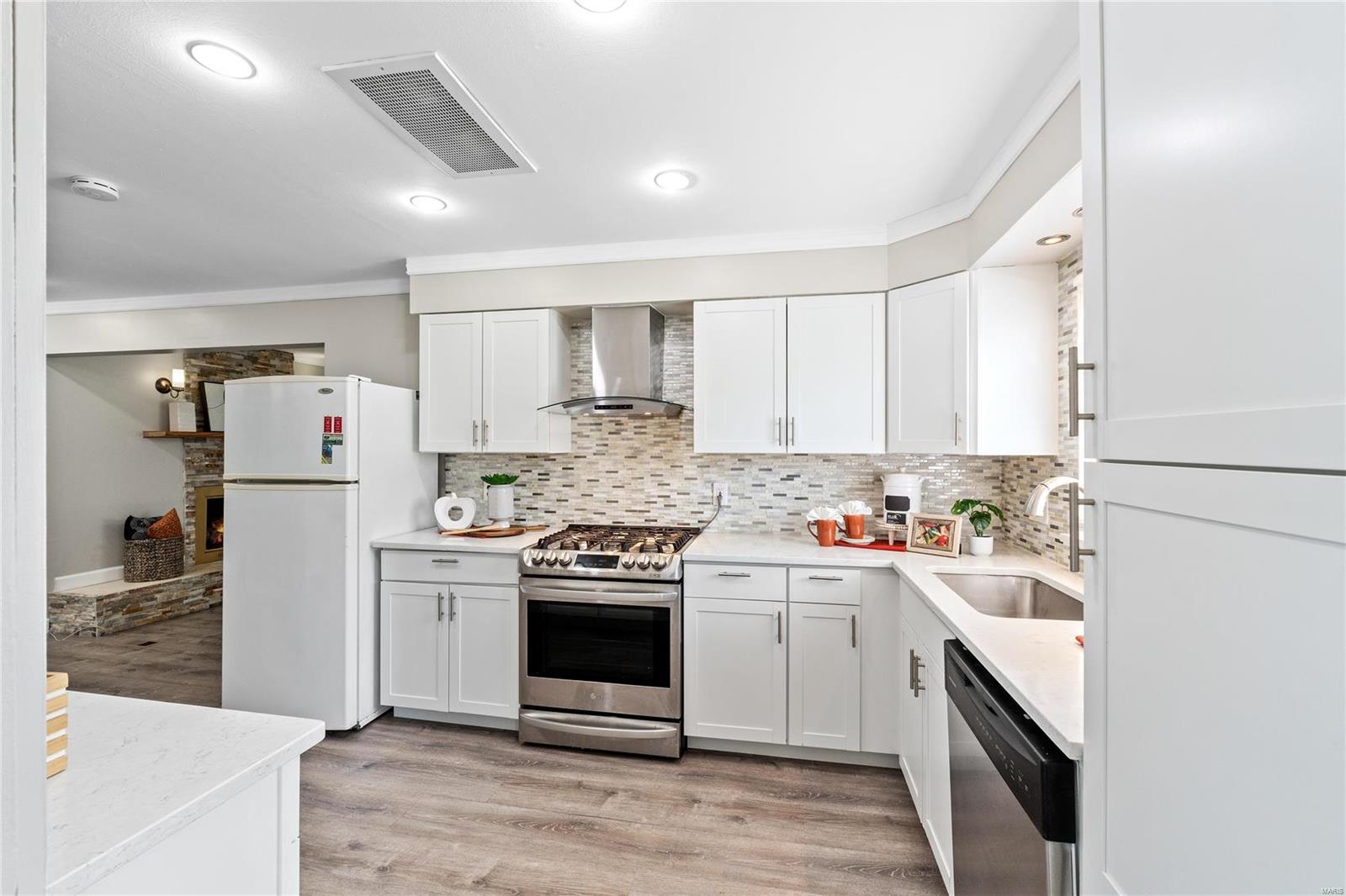 912 Buckley Road St. Louis, MO 63125 - Photo 9 of 42 Gallery Image 9