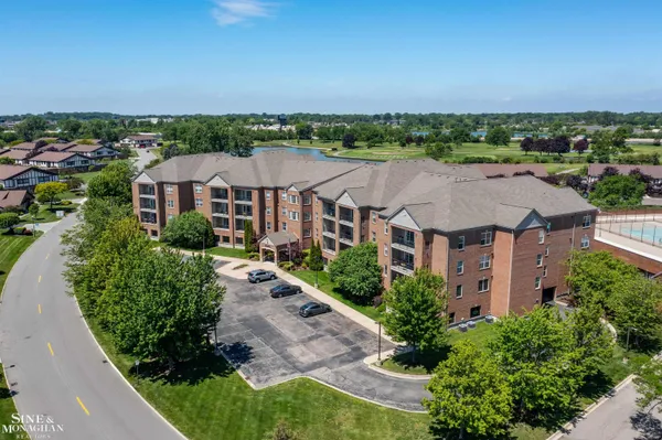 $319,000 | 2210 Country Club Drive, St. Clair Shores, MI 48082
