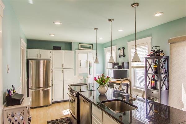 8 Maplewood Road Worcester, MA 01602 - Photo 3 of 21