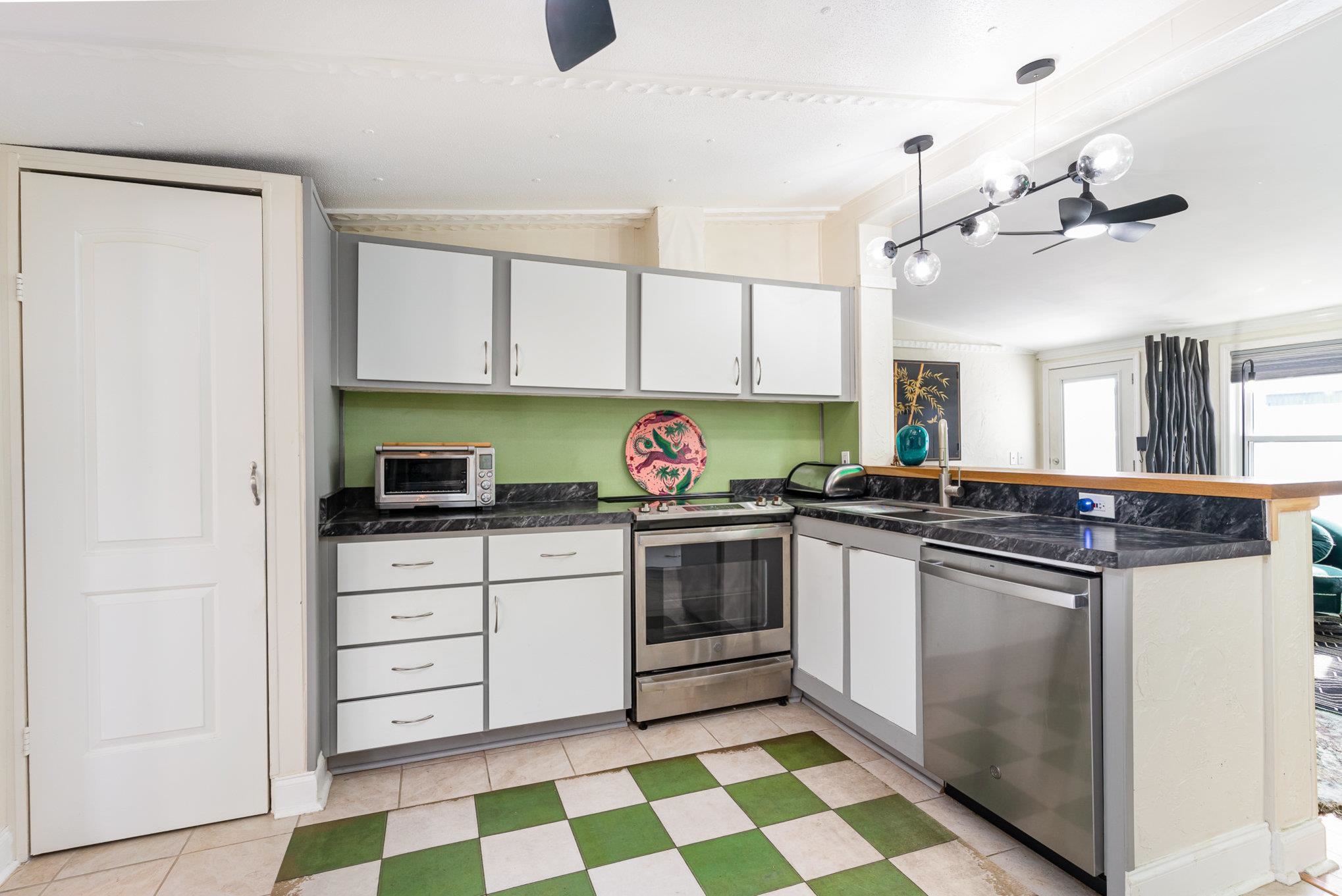 53 Crooked Island Circle Murrells Inlet, SC 29576 - Photo 8 of 38