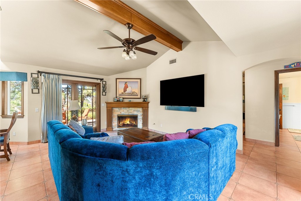 1632 Country Club Drive Redlands, CA 92373 - Photo 18 of 54 a living room with furniture and a flat screen tv