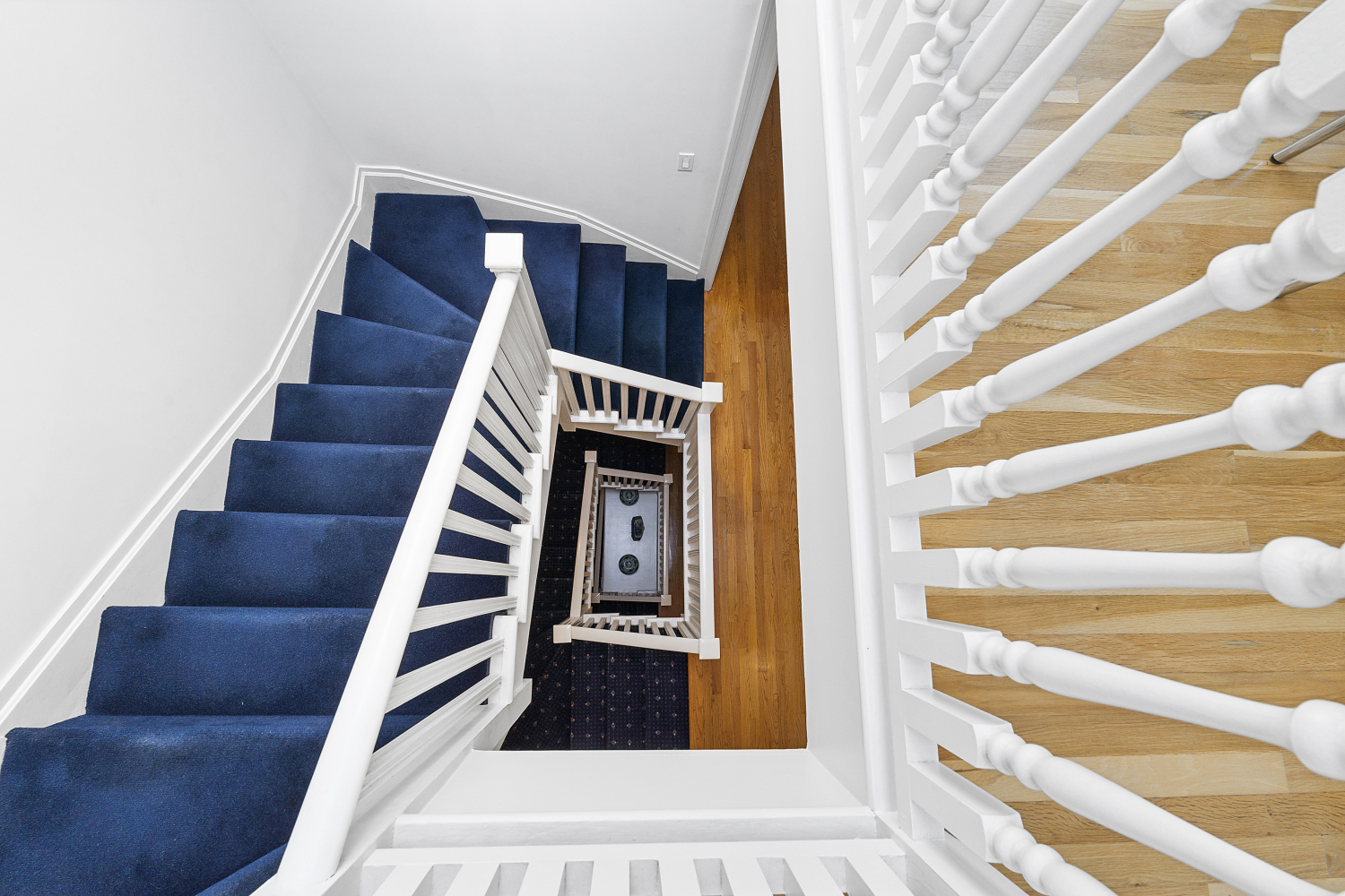 152 East 63rd Street, Unit 2 Manhattan, NY 10065 - Photo 8 of 23 a view of entryway