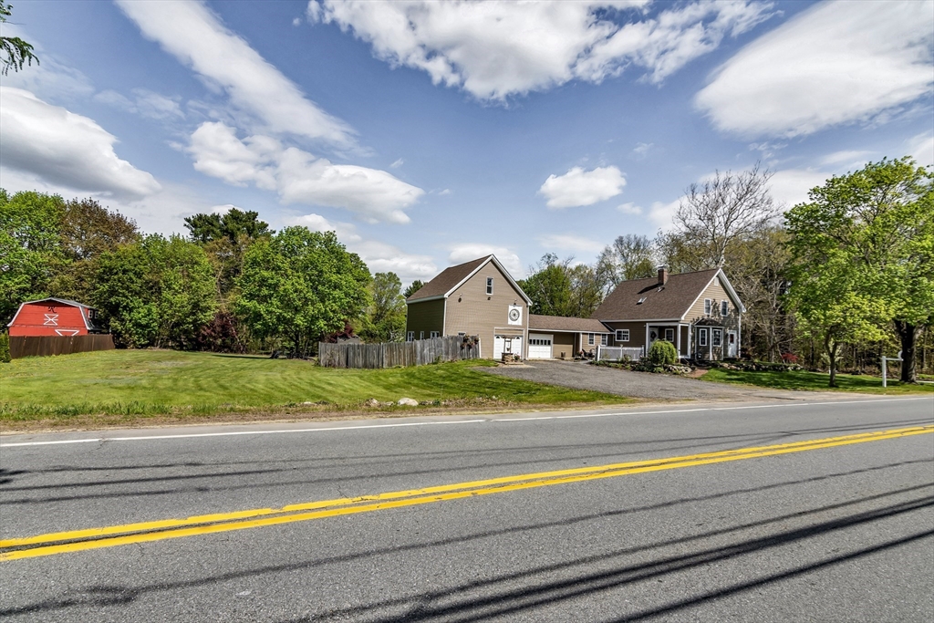 287 Andover Street Georgetown, MA 01833 - Photo 3 of 42 Gallery Image 3