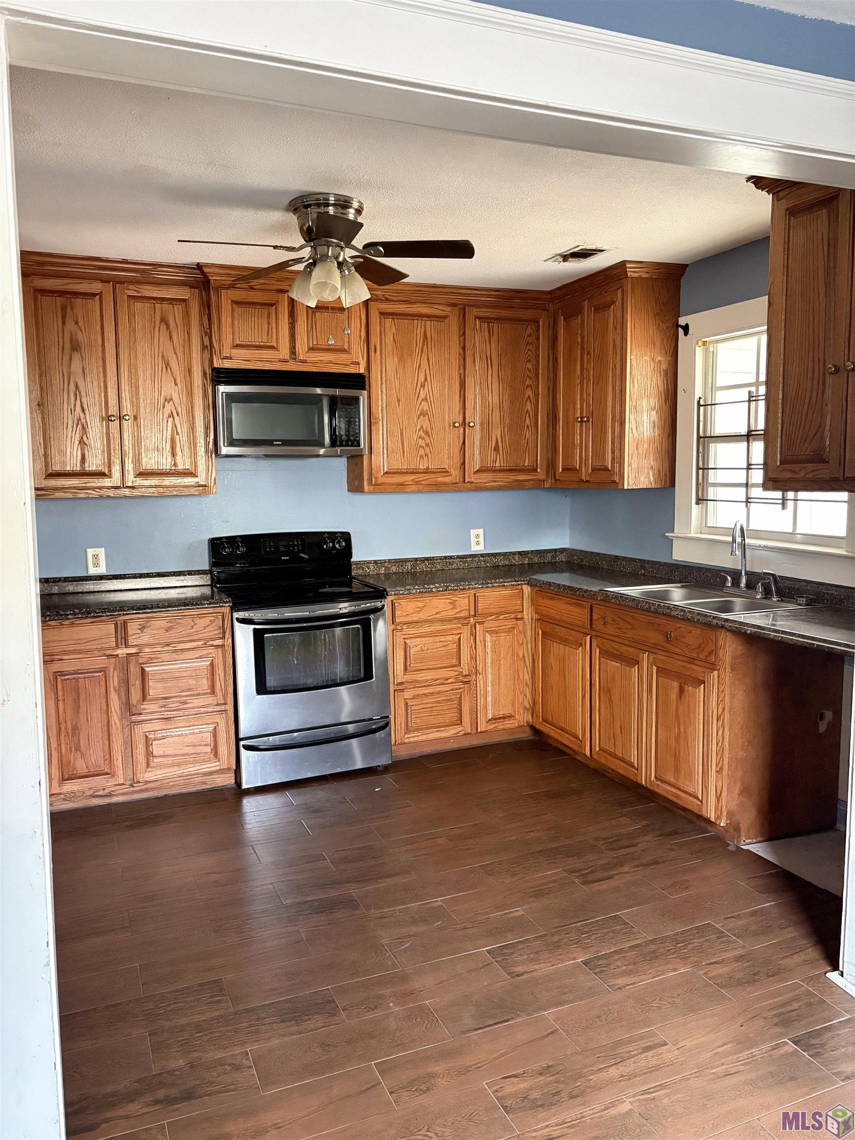 5157 Wilmot Street Baton Rouge, LA 70805 - Photo 4 of 9 Kitchen