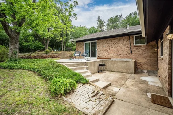 $359,900 | 2610 Oak Cliff Lane, Arlington, TX 76012