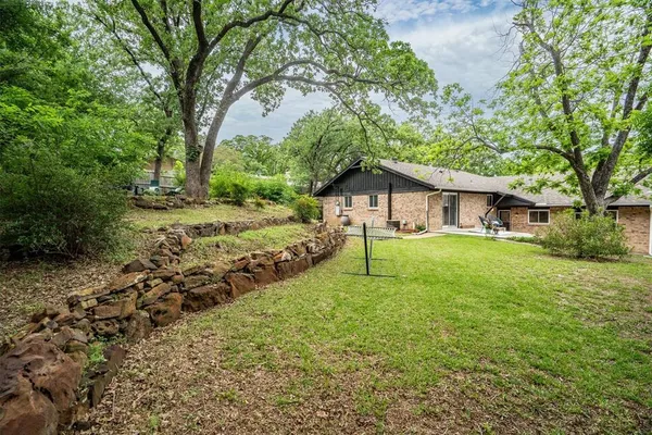 $359,900 | 2610 Oak Cliff Lane, Arlington, TX 76012
