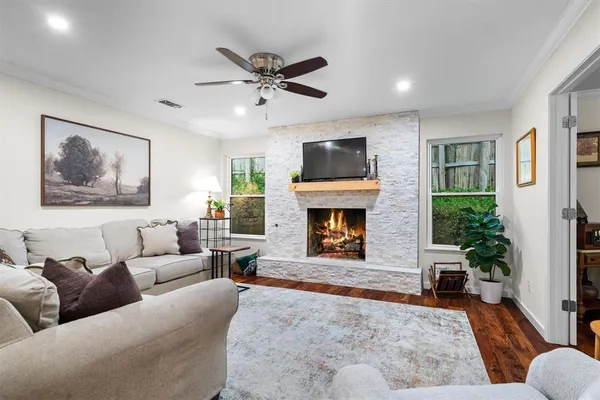 $359,900 | 2610 Oak Cliff Lane, Arlington, TX 76012