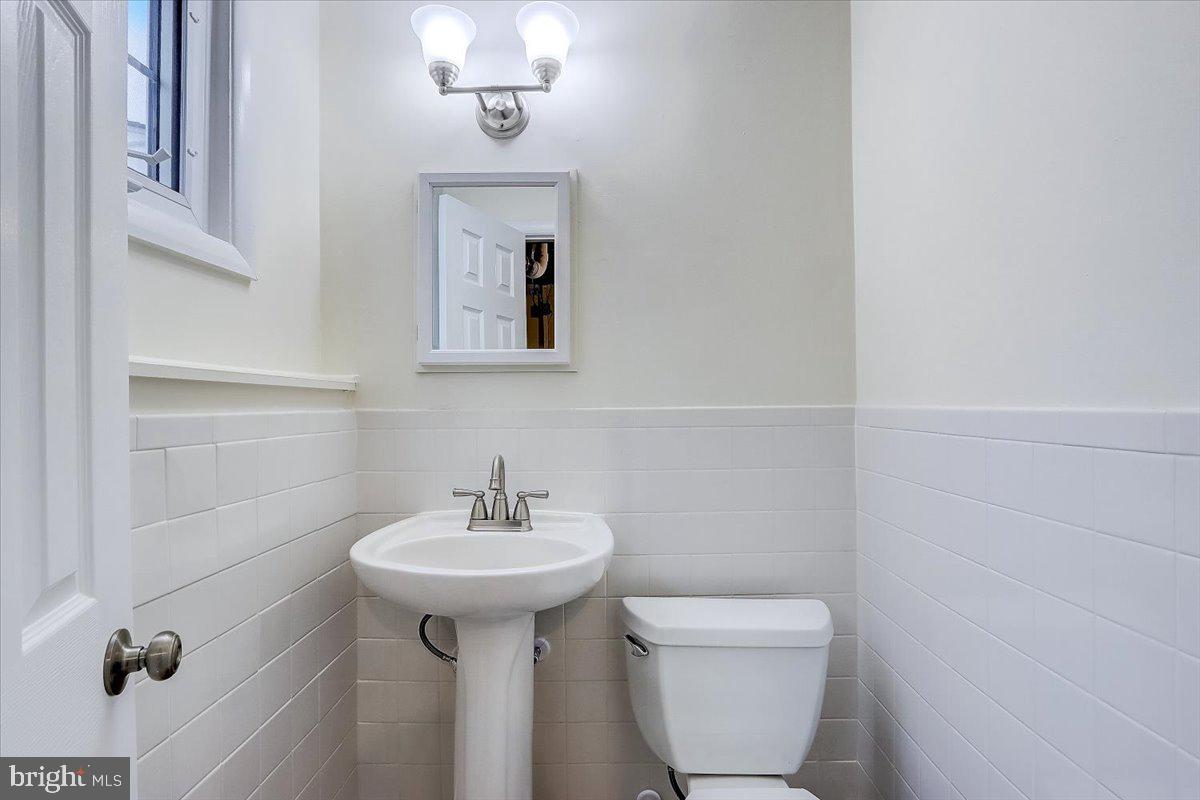 3400 Upton Road Baltimore, MD 21234 - Photo 32 of 41 LL Powder Room