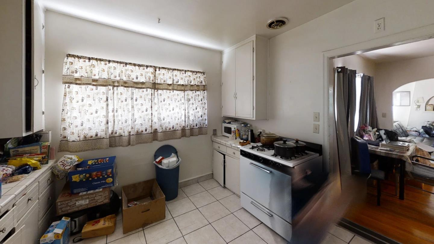 321 Hawthorne Street Salinas, CA 93901 - Photo 4 of 20