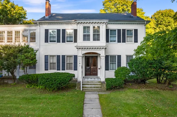 $1,700 | 161 Broadway, Unit 2, Norwich, CT 06360