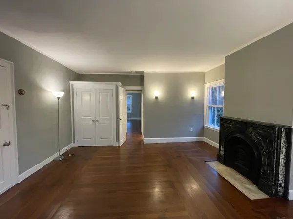 $1,700 | 161 Broadway, Unit 2, Norwich, CT 06360