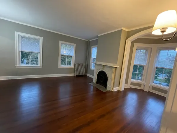 $1,700 | 161 Broadway, Unit 2, Norwich, CT 06360