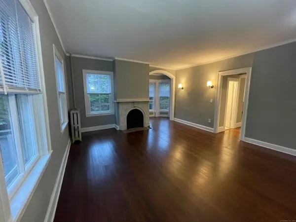 $1,700 | 161 Broadway, Unit 2, Norwich, CT 06360