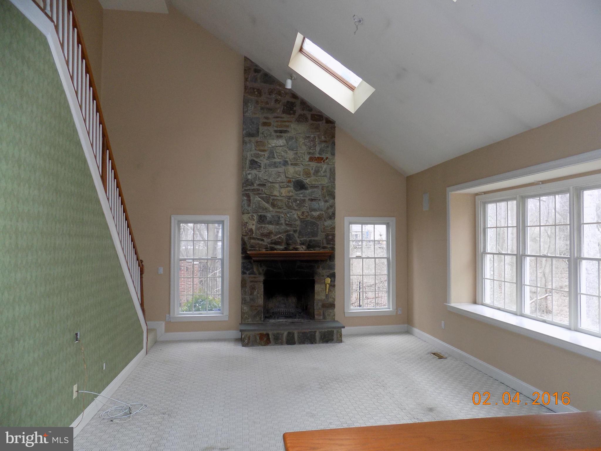 155 Colony Crossing Edgewater, MD 21037 - Photo 7 of 21 Family Room