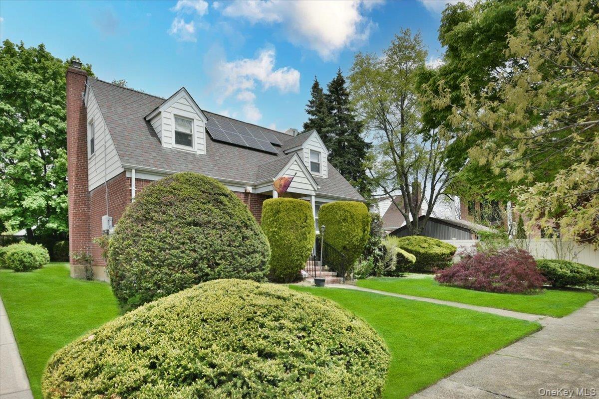 246-35 85th Road Queens, NY 11426 - Photo 2 of 24