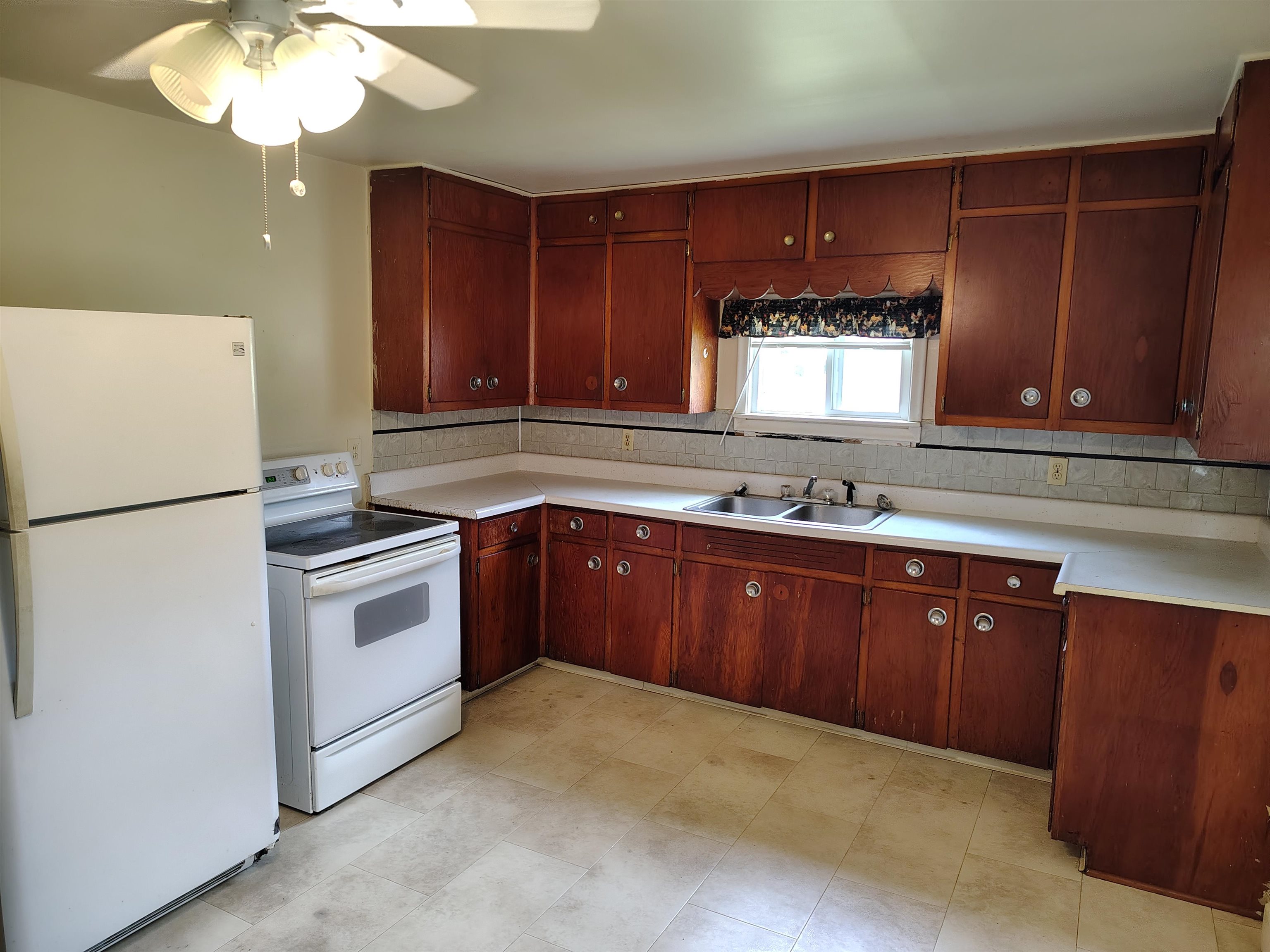 9485 Miller Road Swartz Creek, MI 48473 - Photo 3 of 10