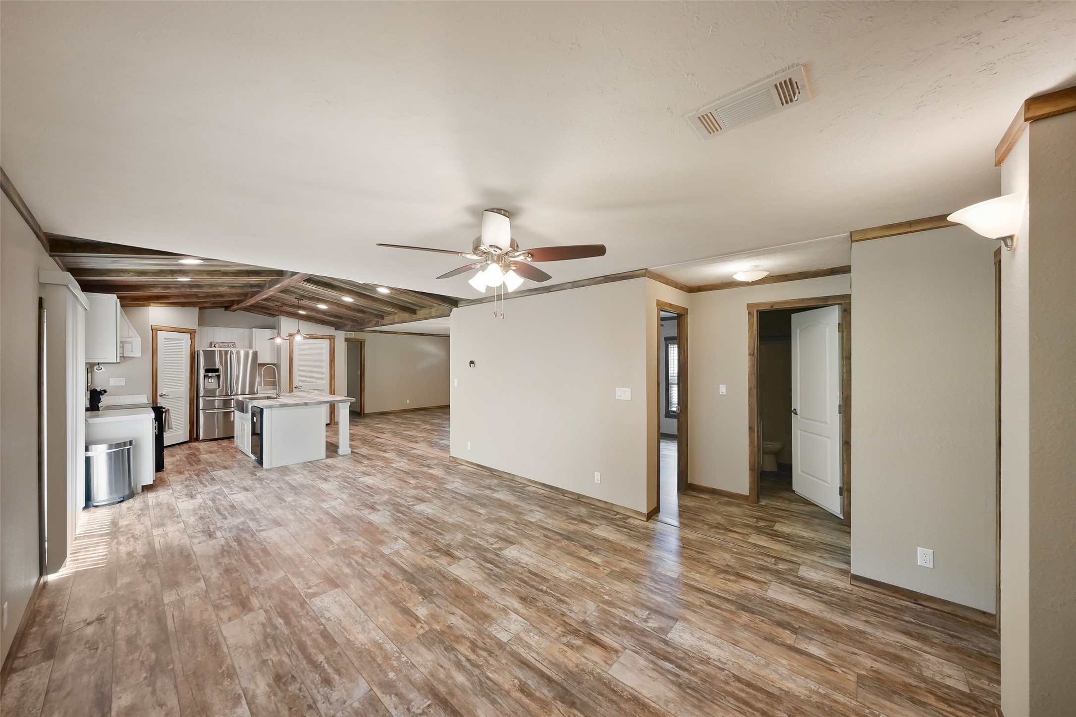 577 Winding River Road South Oakhurst, TX 77359 - Photo 13 of 44