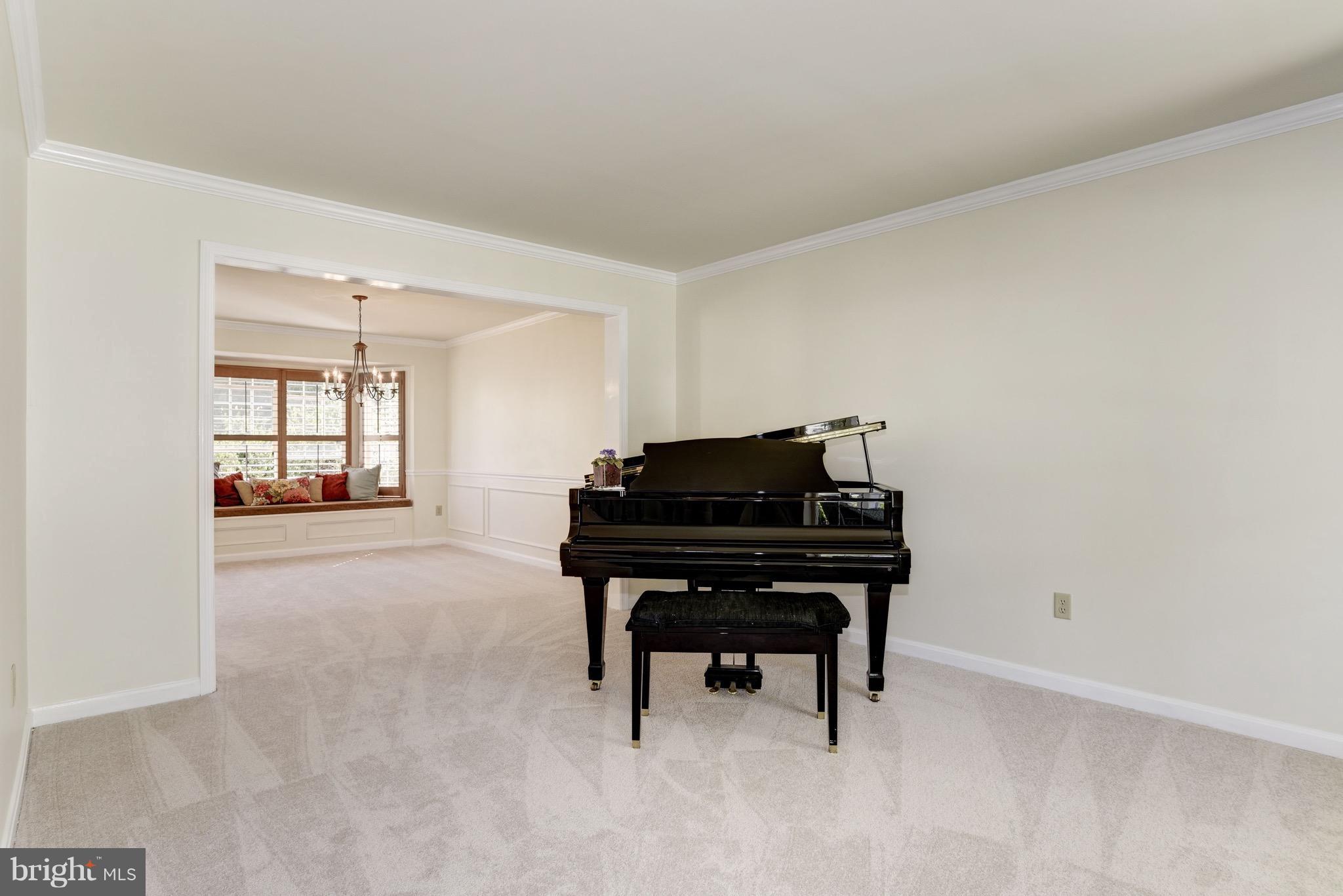2703 Maynard Road Crofton, MD 21114 - Photo 10 of 30 Living Room