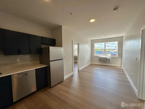 $2,495 | 213 French Street, Unit 4, New Brunswick, NJ 08901