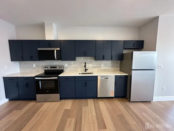 $2,495 | 213 French Street, Unit 4, New Brunswick, NJ 08901