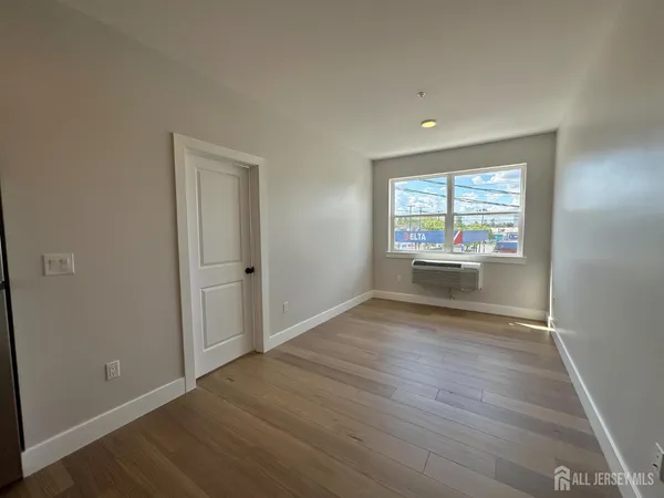 $2,495 | 213 French Street, Unit 4, New Brunswick, NJ 08901