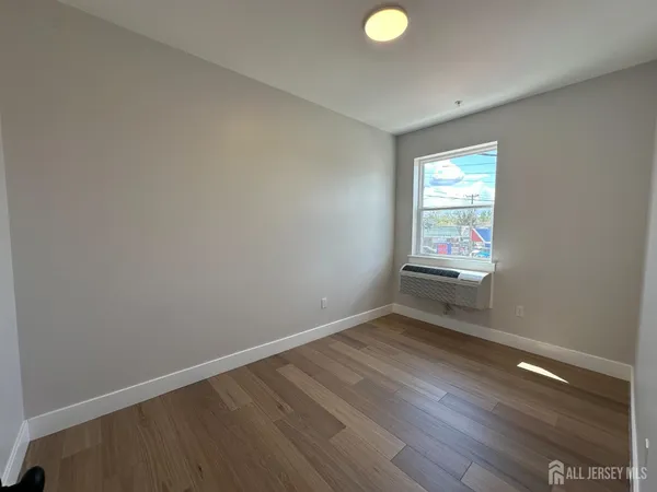 $2,495 | 213 French Street, Unit 4, New Brunswick, NJ 08901
