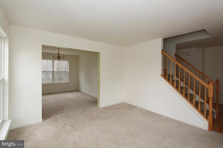 1200 Ryon Way District Heights, MD 20747 - Photo 22 of 27 Living Room