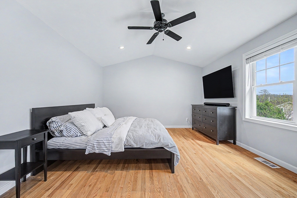 7 Cadman Street Worcester, MA 01604 - Photo 15 of 42