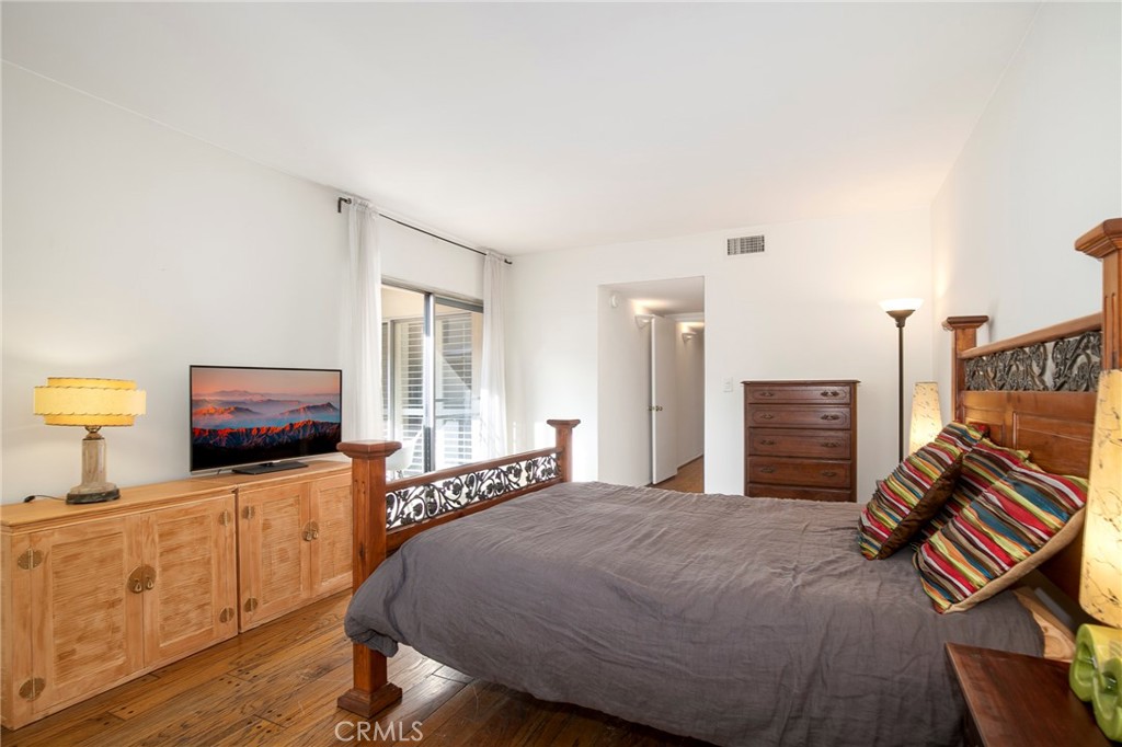 927 North Kings Road, Unit 118 West Hollywood, CA 90069 - Photo 18 of 44