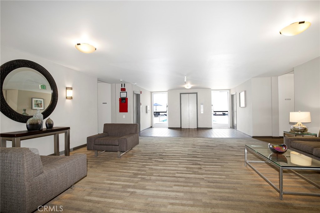 927 North Kings Road, Unit 118 West Hollywood, CA 90069 - Photo 28 of 44