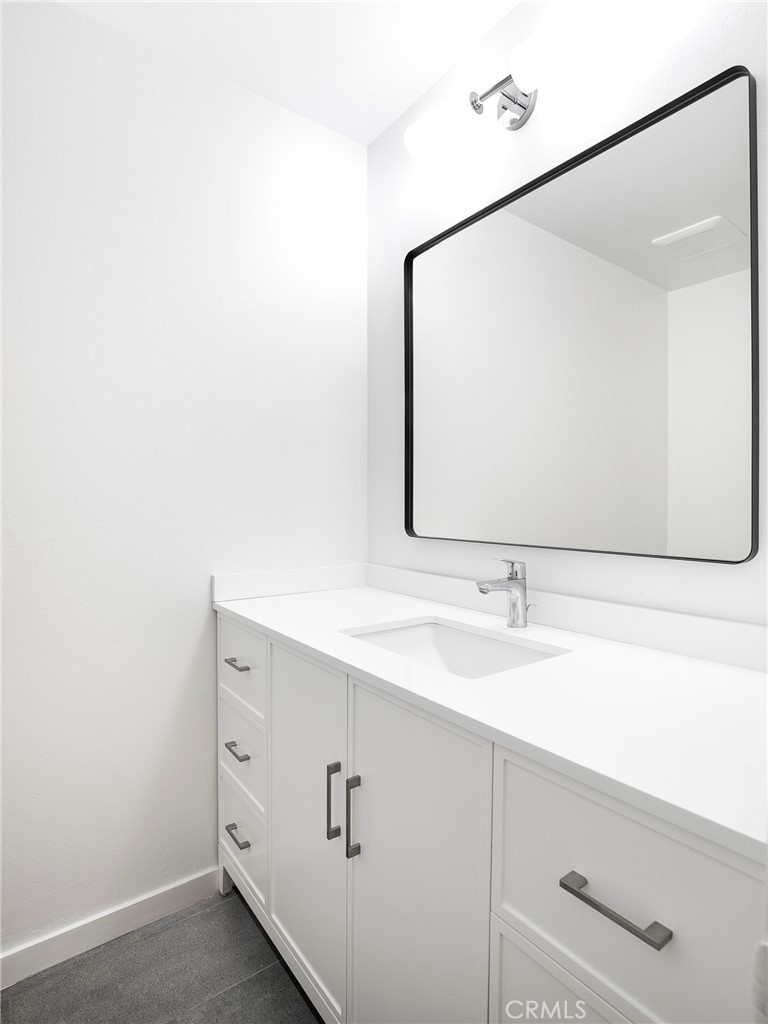 927 North Kings Road, Unit 118 West Hollywood, CA 90069 - Photo 32 of 44